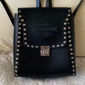 HARLEY DAVIDSON MOTORCYCLE 100% LEATHER WITH STUDDING BLACK BACKPACK BAR SHEILD